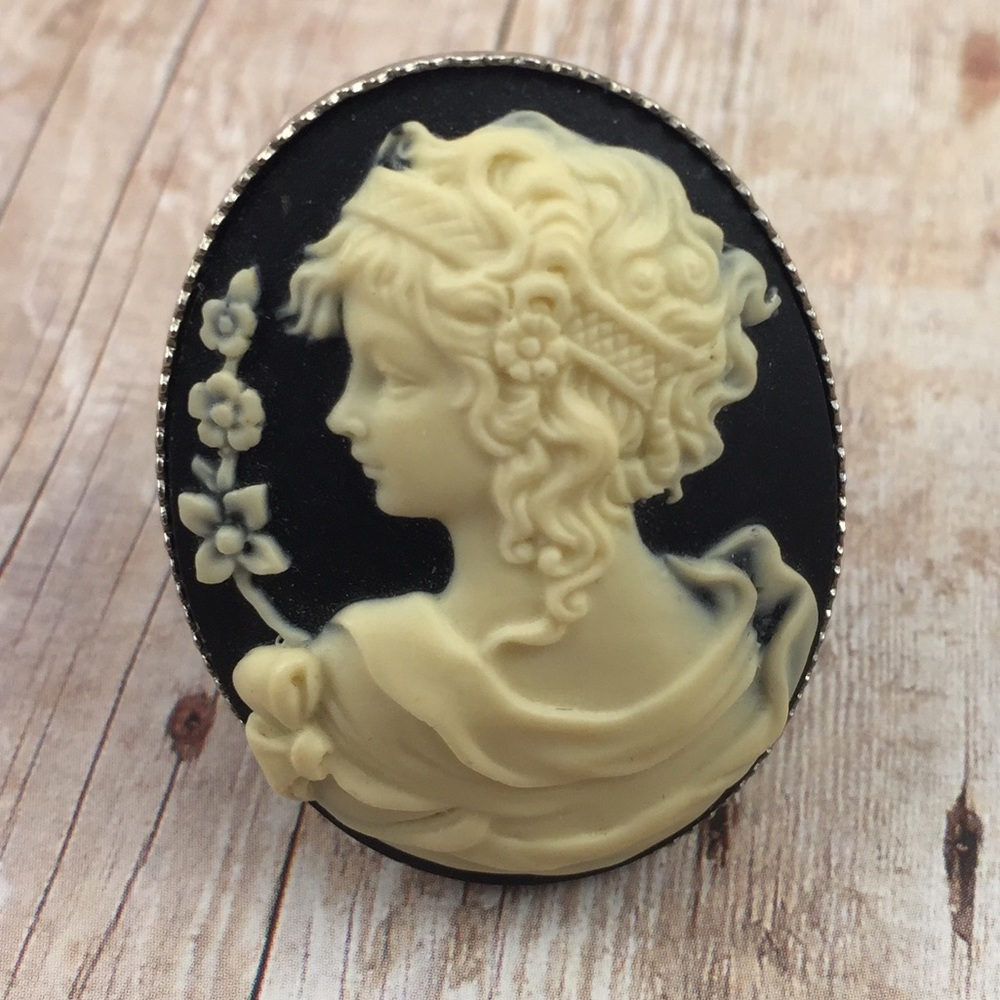 Wooden Cameo Ring size 8